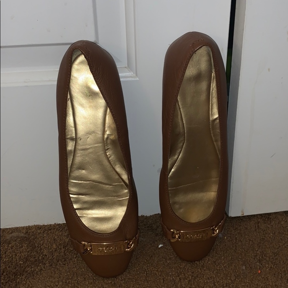 COACH FLATS